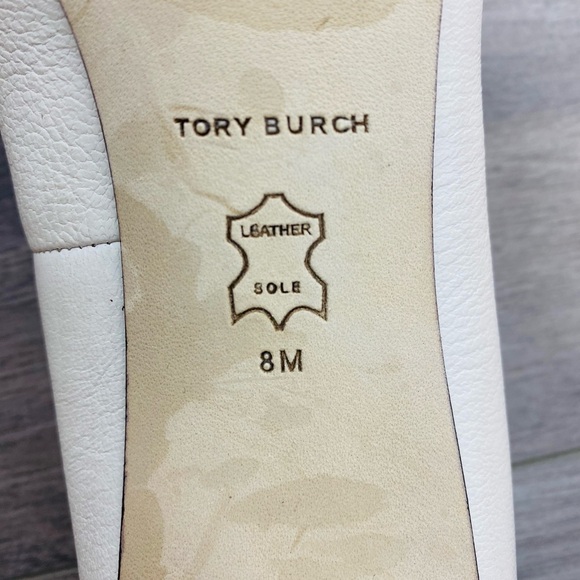 Use woman Tory Burch Eleanor Pointed Toe Pump shoe size 8M
No box - Picture 12 of 12